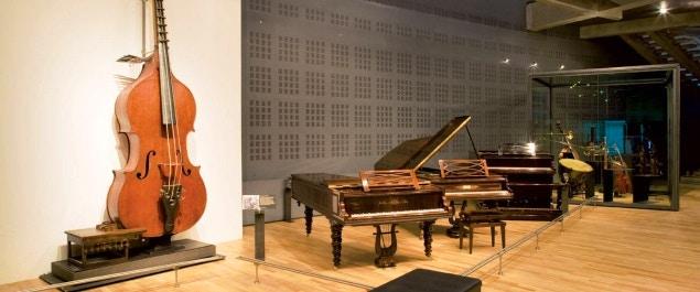 La Cité de la Musique : musée d'instruments de musique et salle de concerts