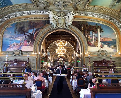 Le Train Bleu