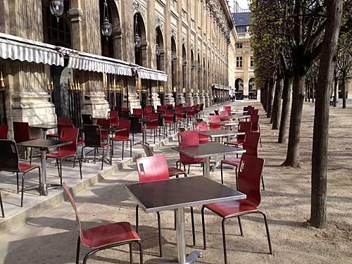 Si le temps est clément, le café Kitsuné est un bon choix