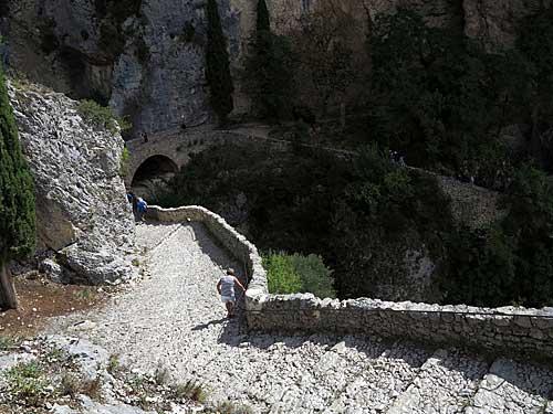 Moustiers Saint Marie, escadarias