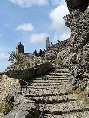 Capela de Moustiers, escadarias