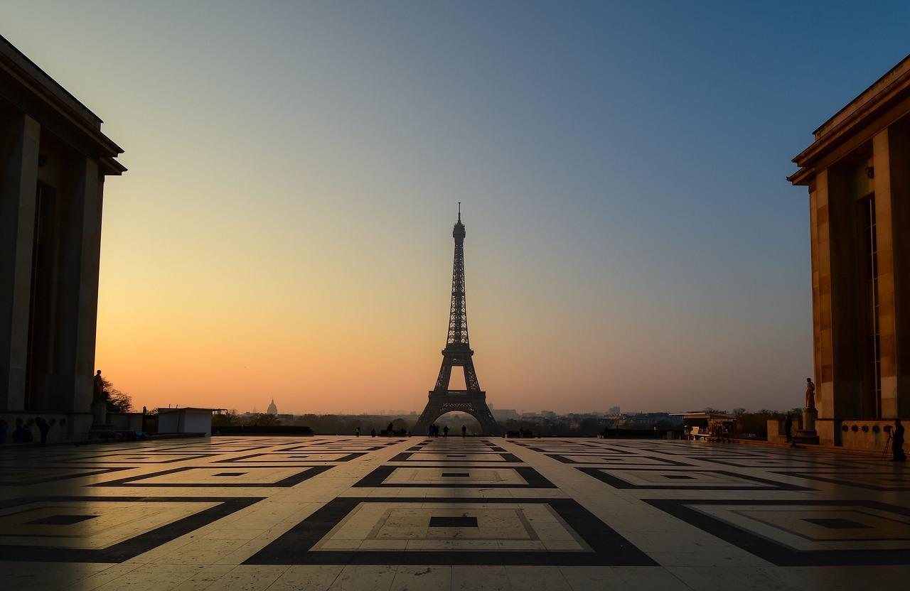 tour Eiffel 25 décembre paris