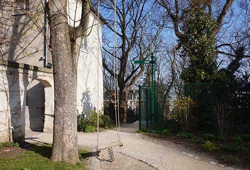 Musée de Montmartre et la balançoire de Renoir