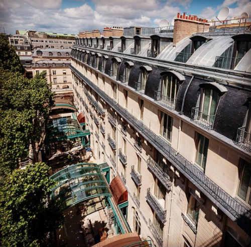 Le toit rétractable du Bar Vendôme