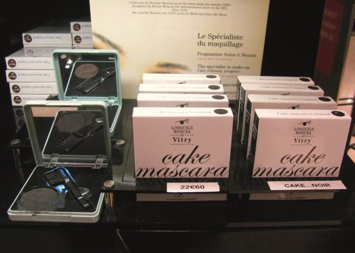 La mythique Cake Mascara, à vendre aux Galeries Lafayette