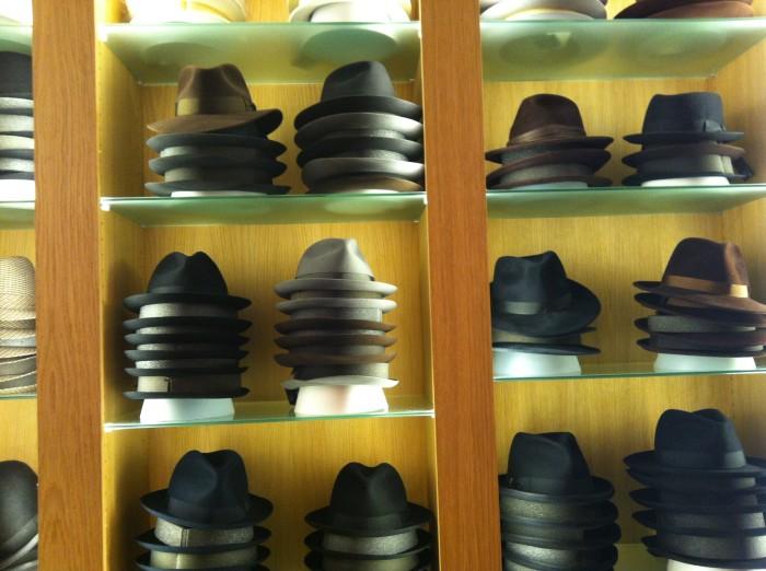 Chapeaux Borsalino dans la boutique Céline Robert