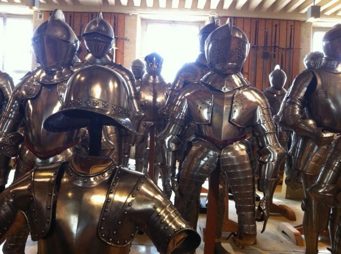 Les armures de soldats, au Musée des Invalides à Paris