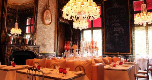 Le joli restaurant Cristal Room a un menu signé par le chef Guy Martin