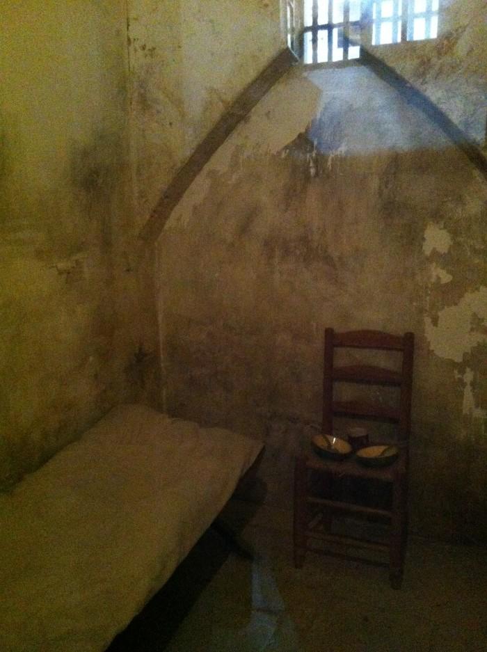 Reconstitution des cellules pour les prisonniers aisés