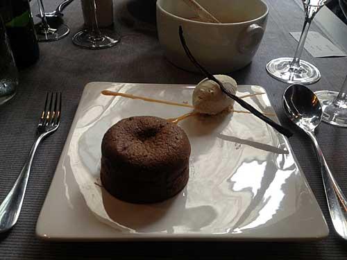 Petit Gâteau avec glace à la vanille