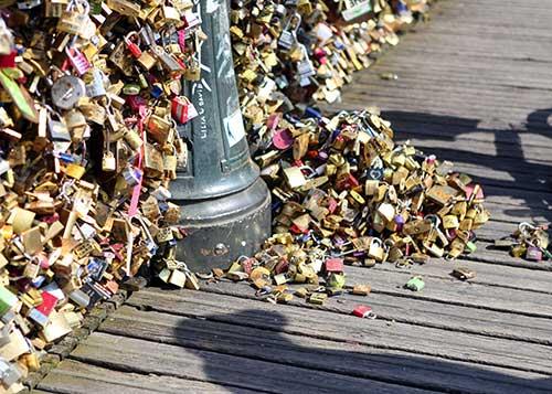 Enchère des cadenas d'amour