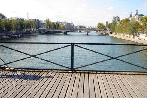 Enchère des cadenas d'amour. Pont des Arts aujourd'hui