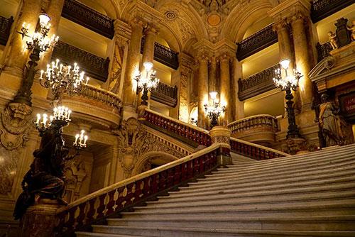 Opéra Garnier, escaliers. Photo : Fabrizio Rosa
