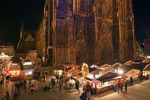 Strasbourg et le Marché de Noël à côté de la Cathédrale