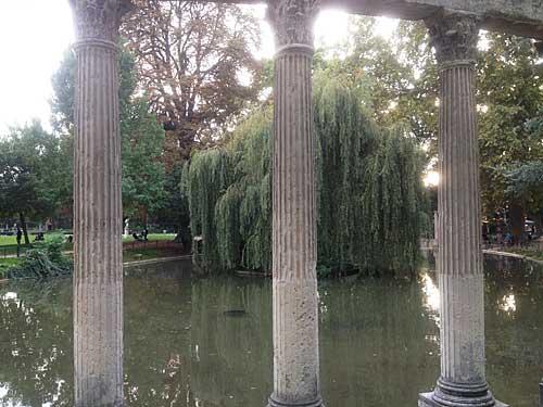 Lago do Parque Monceau