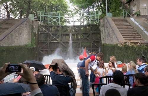 Canal Saint Martin, promenade en bateau