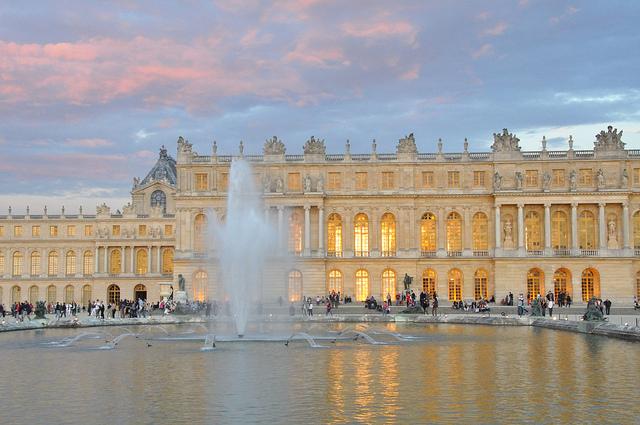 Façade du château de Versailles.