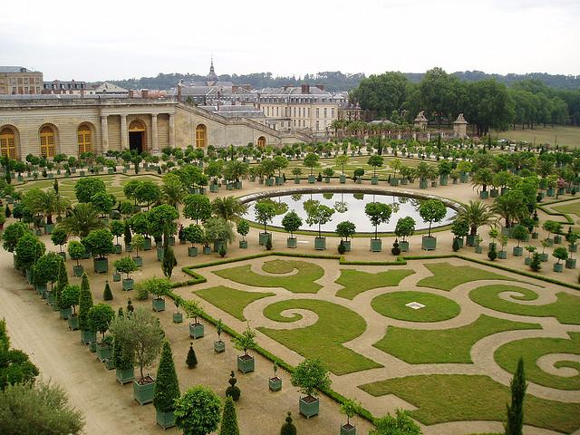 Les jardins du château de Versailles, œuvre du paysagiste Le Nôtre.