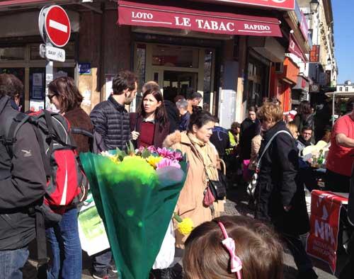 Marché joyeux et coloré
