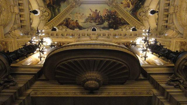 Les fresques au plafond de l'Opéra Garnier.