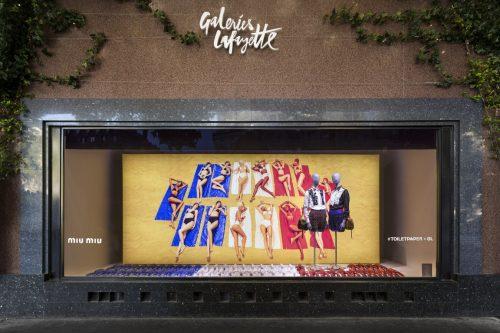 Pour les vitrines des Galeries Lafayette Paris Haussmann créées par le duo TOILETPAPER (les vitrines ont déjà été démontées)