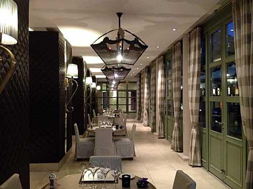 Salle du petit déjeuner du Grand Hotel Roi René
