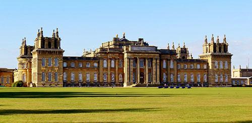 Palais de Blenheim. Darling Starlings Flying the Nest sur Flickr