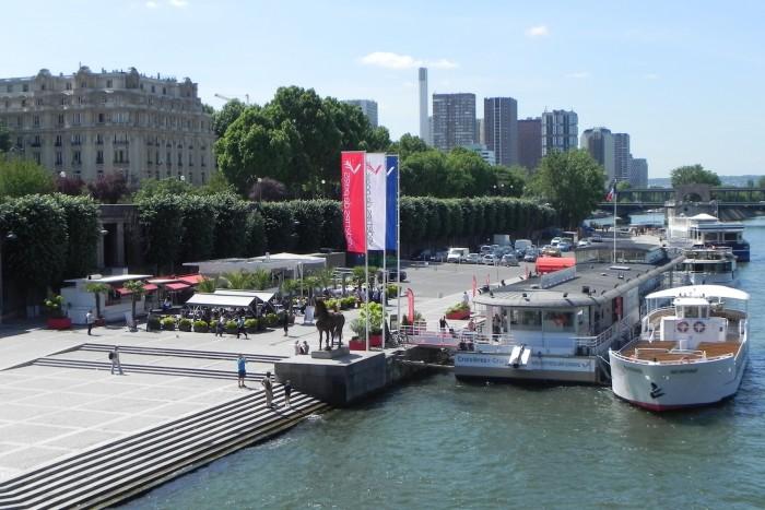 Crédits : Vedettes de Paris