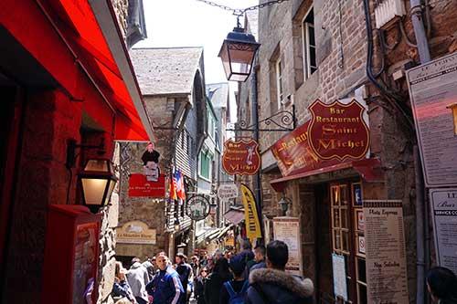 Mont Saint Michel, rue principale, 15 heures