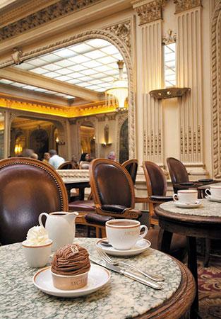 Salon de thé Angelina. Rue de Rivoli