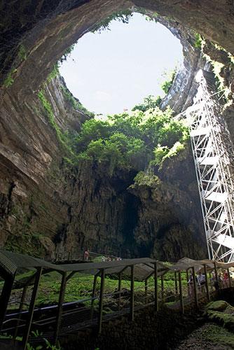 Entrée de la grotte Padirac. Matthieu Luna sur Flickr