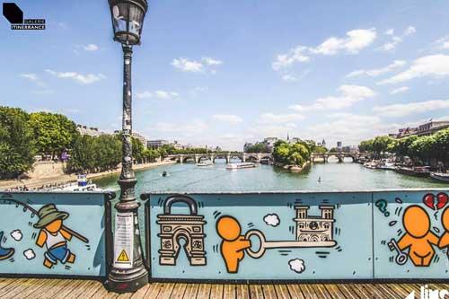 Pont des Arts, Galerie Iti