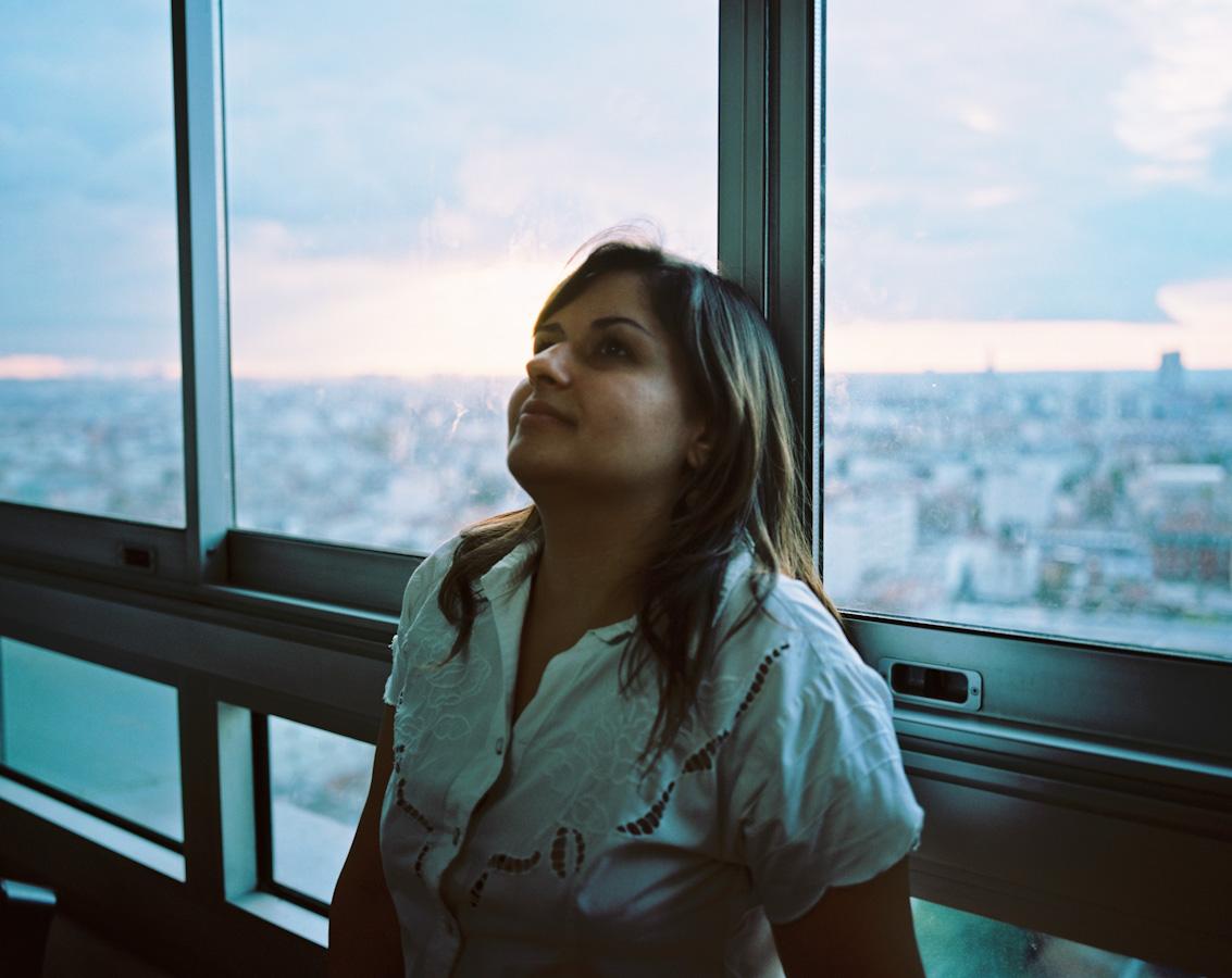Dani chez elle avec une vue incroyable sur Paris