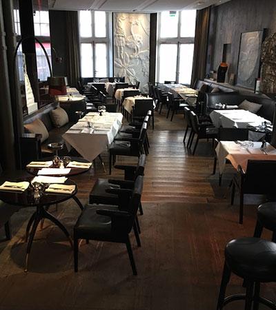 La Société, intérieur