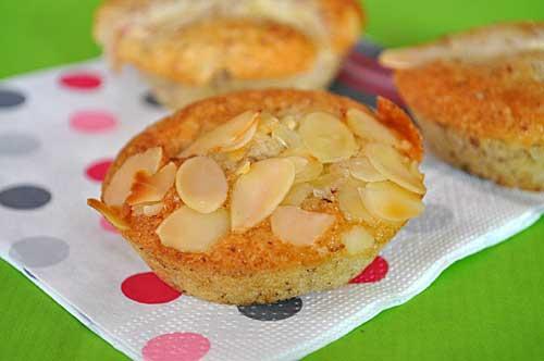 Financier à l'abricot et aux amandes