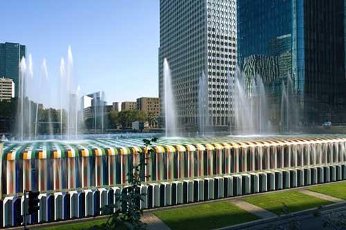 La Défense, œuvre Fontaine Monumentale d'Agam. Crédits Defacto