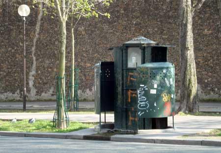 Les anciennes toilettes publiques de Paris