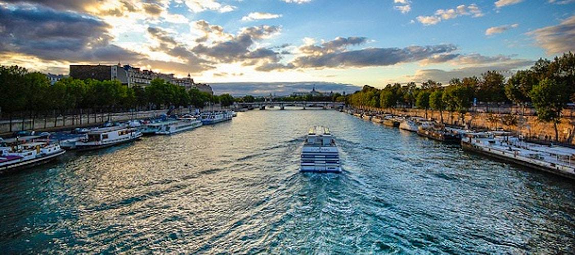 Choisissez la croisière sur la Seine que vous préférez et réservez vos billets maintenant