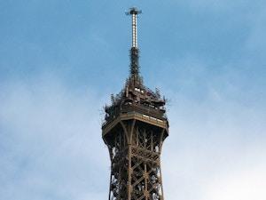 tour eiffel antenne radio