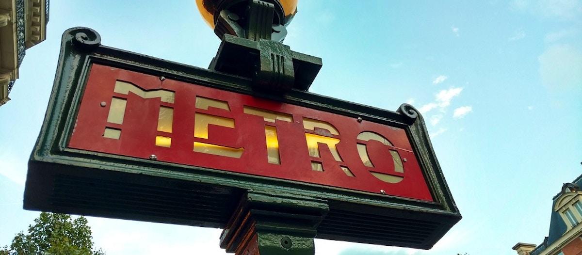 Voyagez en métro, tram, bus et RER