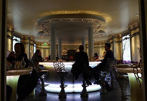 Le bar de Ladurée Champs Élysées