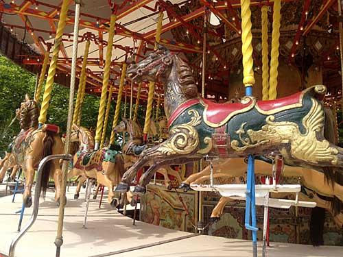 Carrousels de Noël : le côté romantique/carte postale de Paris