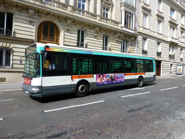 Les bus de Paris : une option économique pour découvrir la ville