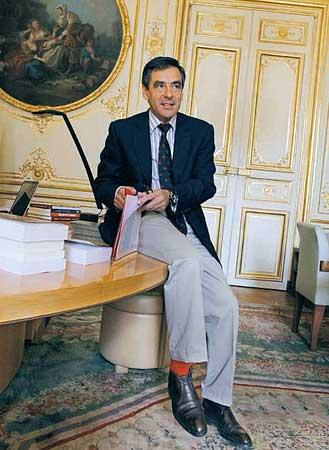 Symbole du chic masculin : chaussettes rouges