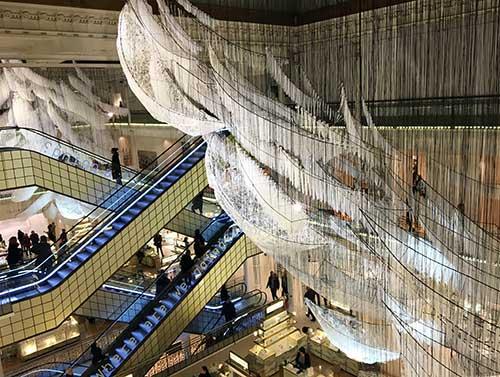 Exposition Chiharu Shiota au Bon Marché