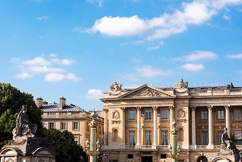 Hôtel Crillon luxueux offre un accès à son bar