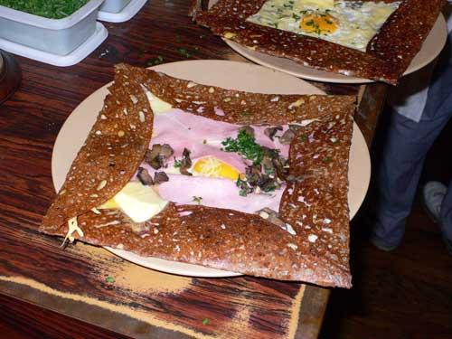 Les secrets du quartier de Montparnasse à Paris (1). Découvrez une des meilleures crêperies de Paris.