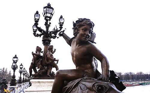 Pont Alexandre III et les emblèmes de la France