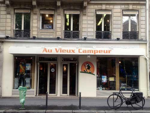 Paris : magasin d'articles de sport (1)