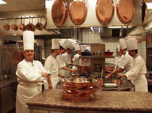 Débat sur la polygamie en France. Et Paul Bocuse ?
